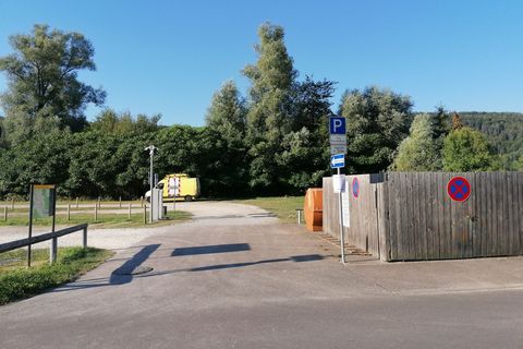 Bild zeigt Parkplatz Badesee