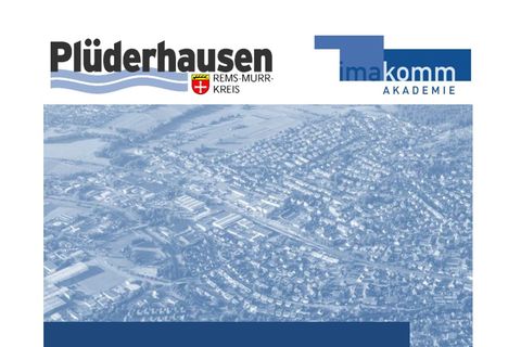 Bild zeigt das Logo des Gemeindeentwicklungskonzepts: Ein Luftbild von Plüderhausen zusammen mit dem Logo der imakomm Akademie sowie der Gemeinde Plüderhausen