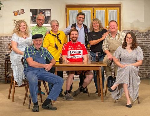 Bild zeigt das Team des neuen Stücks Landeier 