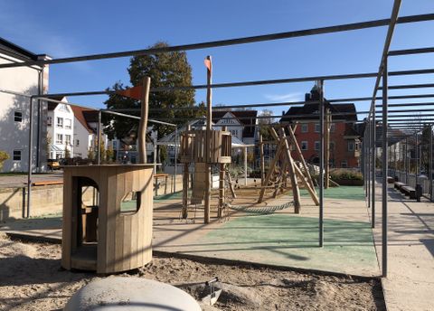 Spiel- und Generationenplatz am Marktplatz Plüderhausen